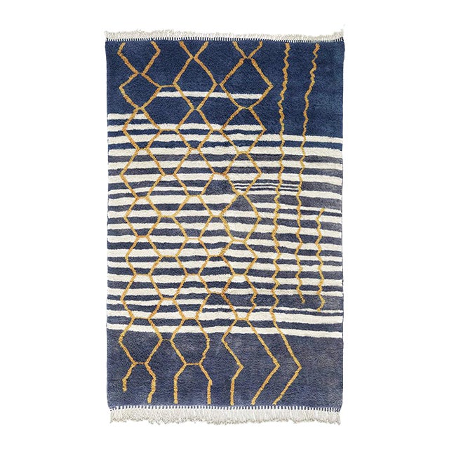 Premium Hand-Knotted Moroccan Wool Rug | 10'5" X 6'6" | One of a Kind For Sale