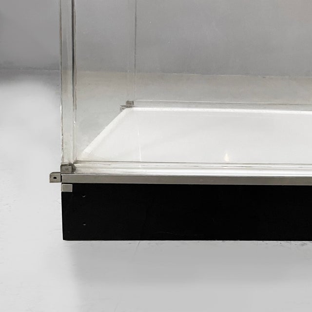 Space Age Italian Bookcase with Lamp in Acrylic Glass and Metal, 1970s For Sale - Image 14 of 15