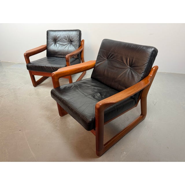 Komfort Mid-Century Teak Lounge Chairs with Black Leather Cushions attributed to Sven Ellekaer for Komfort, Denmark, 1970s, Set of 2 For Sale - Image 4 of 18