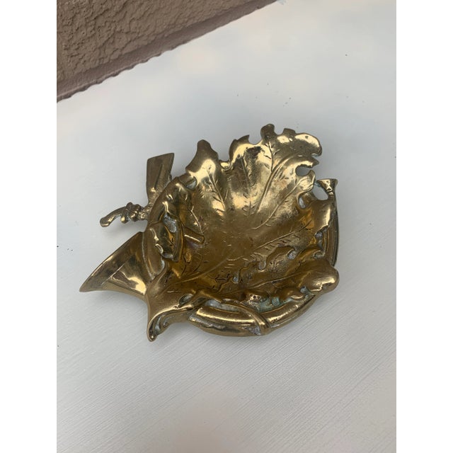 French Country Vintage English Country Cast Brass Hunt-Themed Catchall Bowl For Sale - Image 3 of 7