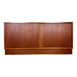 Mid Century Danish Modern Teak Credenza / Cabinet by Poul Hundevad For Sale