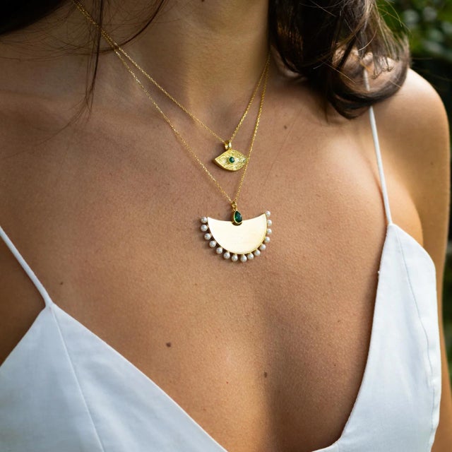 Emerald Cleopatra Moonlight Emerald & Pearl Gold Necklace For Sale - Image 8 of 11