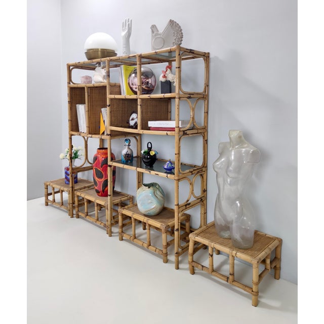 Postmodern Bamboo Bookcase with Smoked Glass Shelves by Vivai del Sud, Italy, 1970s, Set of 5 For Sale - Image 4 of 18