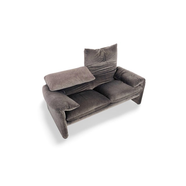 Maralunga Two-Seater Sofa by Vico Magistretti for Cassina For Sale - Image 6 of 10