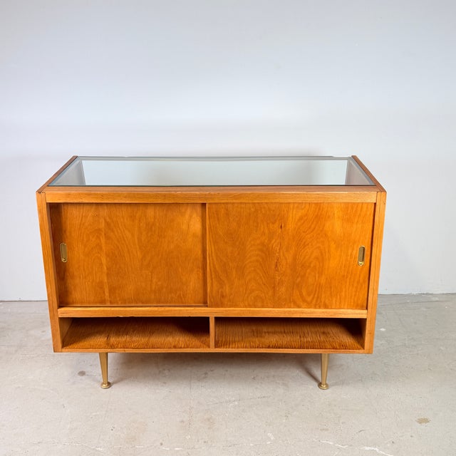 Vintage Counter Display Case on Gold Legs, 1960s For Sale - Image 6 of 16