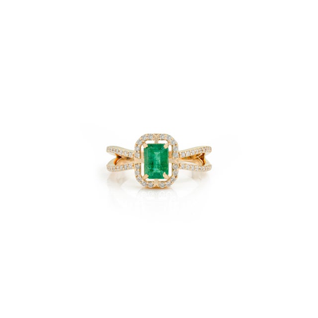 1.06ct Emerald Diamond Halo Split Shank Art Deco Ring Size 6 in 14k Yellow Gold For Sale - Image 4 of 15