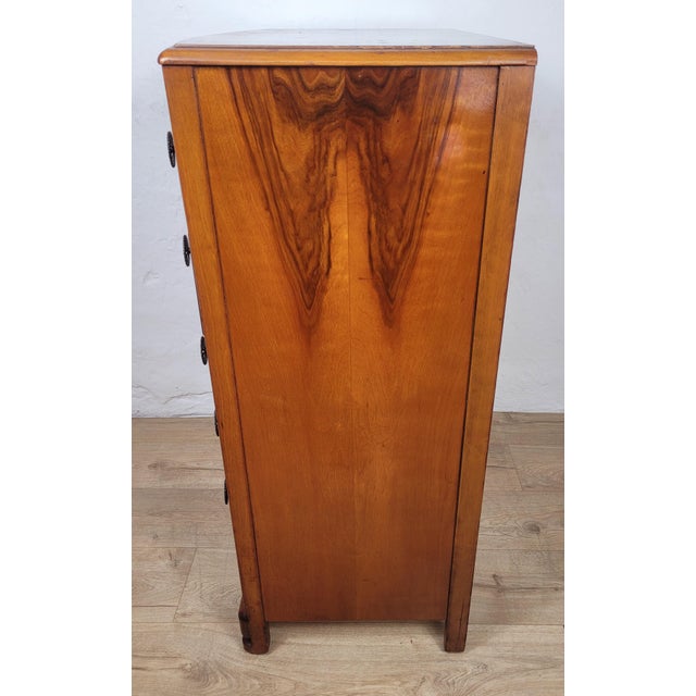 Vintage English Bow Front Chest of Drawers in Walnut, 1960s For Sale - Image 12 of 17