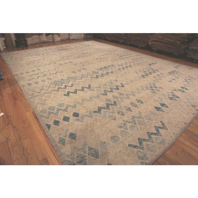 Textile Nazmiyal Collection Oversized Modern Zigzag Design Rug For Sale - Image 7 of 7