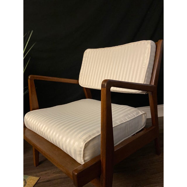 Jens Risom Jens Risom U430 1950’s Low Walnut Armchair For Sale - Image 4 of 10