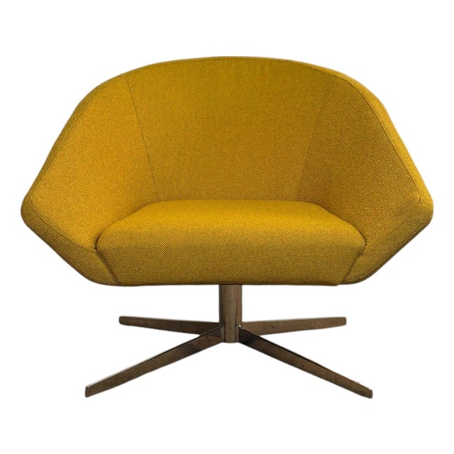 Jeffrey Bernett Remy Swivel Lounge Chair | Bernhardt Design For Sale
