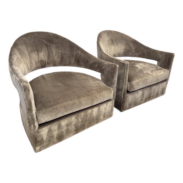 Hickory Chair Ray Booth Collection Shea Swivel Chairs, Pair For Sale