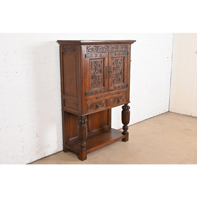 R. J. Horner & Co. R. J. Horner Style English Jacobean Carved Oak Bar Cabinet, Circa 1900 For Sale - Image 4 of 12