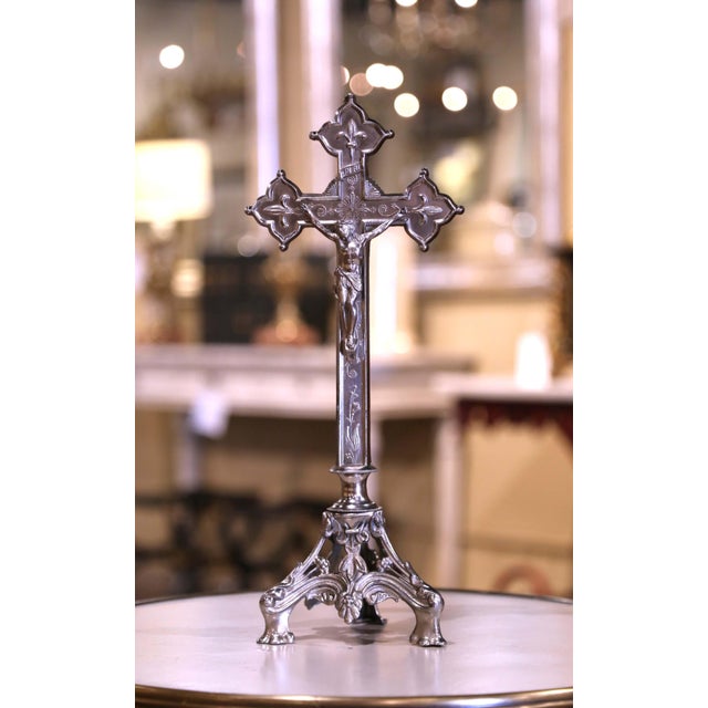 Early 20th Century Early 20th Century French Silvered Iron Altar Crucifix With Fleur-De-Lys Cross For Sale - Image 5 of 7