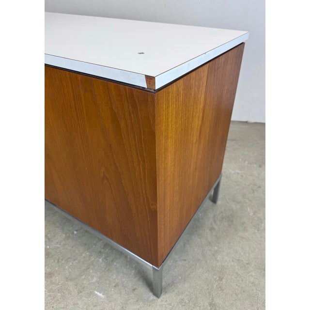 1960’s Mid Century Modern Florence Knoll Credenza / Cabinet in Teak, Stainless & Laminate For Sale - Image 11 of 12