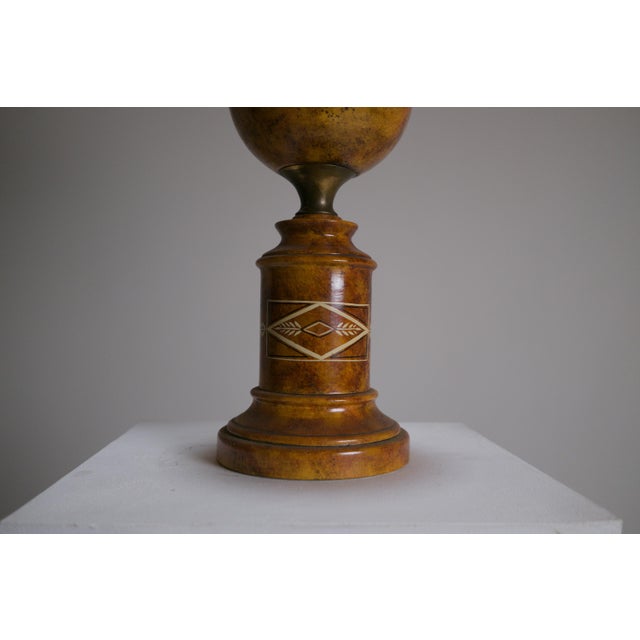 This elegant French table lamp, created in the 1960s, draws inspiration from the restrained vocabulary of Neoclassical and...