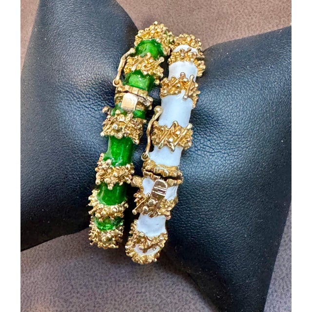 Enamel Bangle / Bracelet pair one White one Green in 18 Kt Yellow Gold 75 gm For Sale - Image 4 of 18