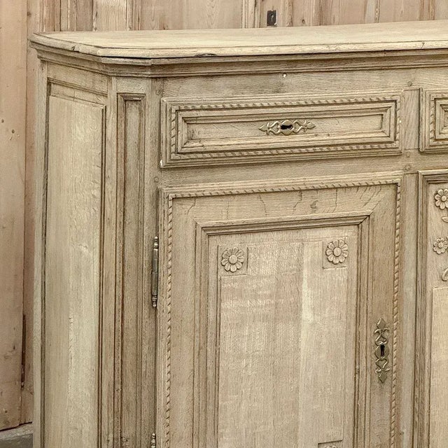 Late 18th Century 18th Century French Louis XVI Period Buffet in Stripped Oak For Sale - Image 5 of 18