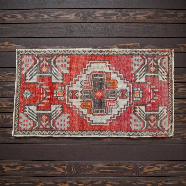 Farmhouse 1970s Vintage Hand-Knotted Small Turkish Rug Yastik Entry Laundry Decor Doormat 2x3 Ft Approx For Sale - Image 3 of 8