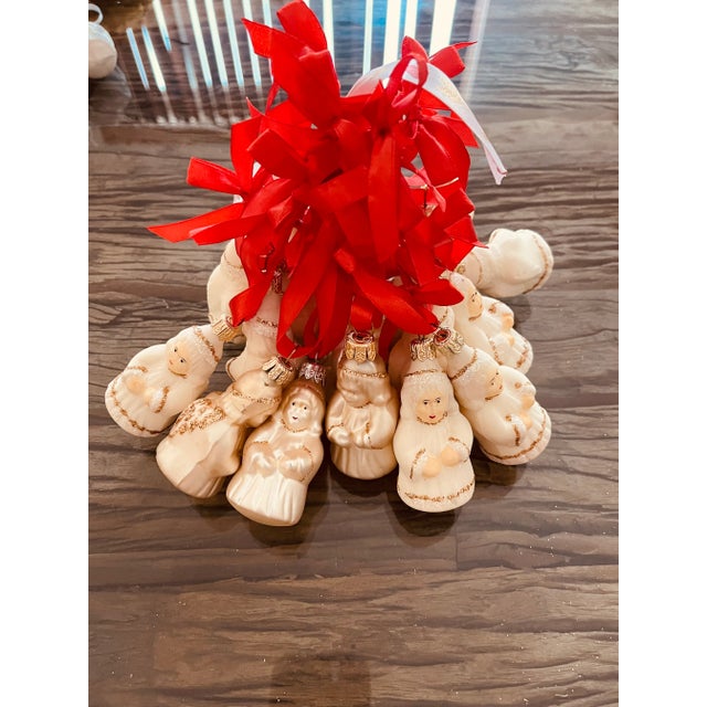 1970s 1970s Vintage European White Angels Christmas Ornaments -25 PCS N a Gift Box For Sale - Image 5 of 5