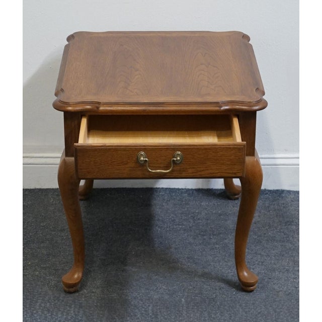 Late 20th Century Thomasville Furniture New American Oak Collection 22" Accent End Table 24531-210 For Sale - Image 5 of 12
