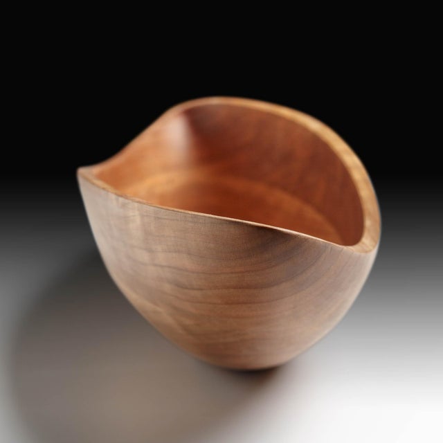 Walnut Memory Bowl by Tomoko Mizu for DESINE For Sale - Image 4 of 5