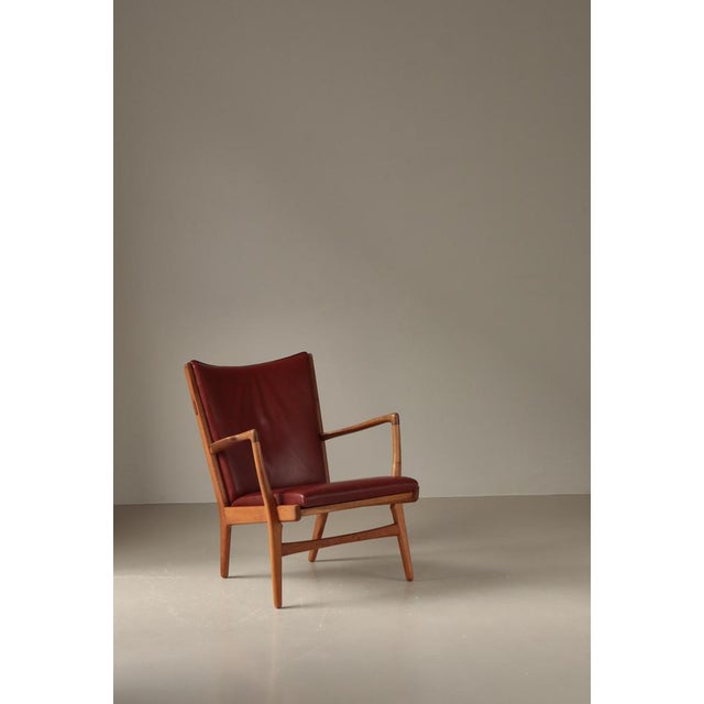 Scandinavian Modern AP-16 Lounge Chair in Oak and Leather attributed to Hans J. Wegner for A.P. Stolen, 1950s For Sale - Image 3 of 18