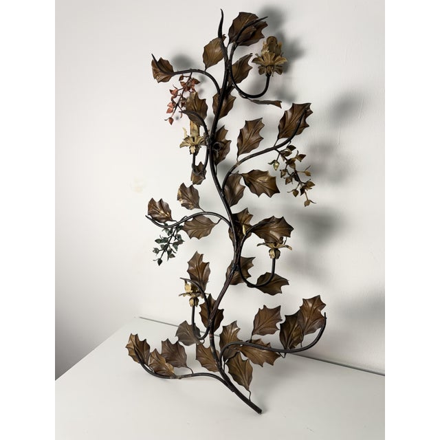 Large four-light wall lamp in decorated wrought iron, 1960 Good condition. 14 lamps Height 107 cm Width 65 cm Depth 15 cm...