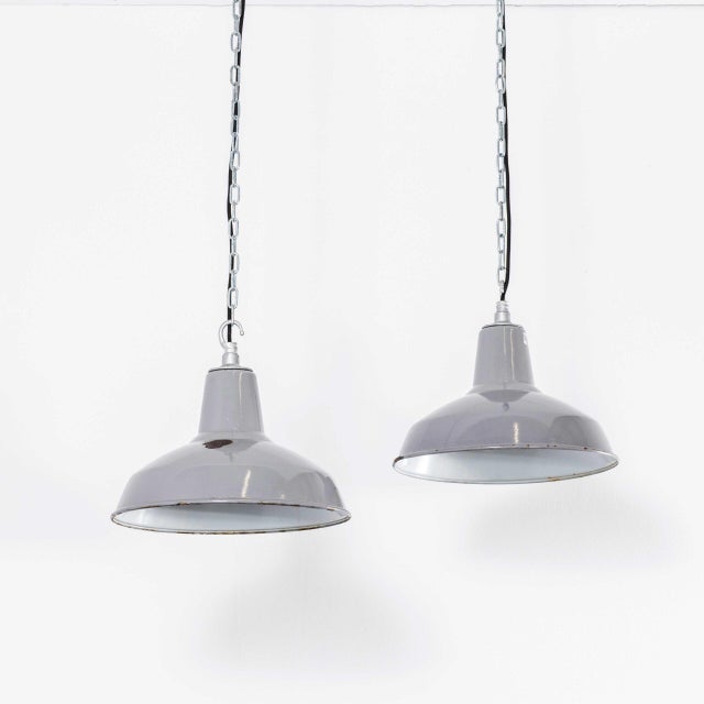Vintage Industrial Benjamin Enamelled Pendant Lamps, 1950s, Set of 2 For Sale - Image 6 of 12