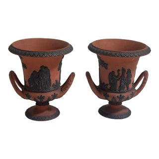 Antique 19th Century Miniature Wedgwood Rosso Antico & Basalt Neoclassical Urns or Handled Vases - A Pair For Sale