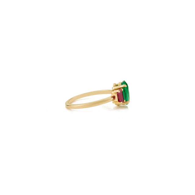 Metal 14k Solid Gold Emerald Ruby Past Present Future Ring Size 6 For Sale - Image 7 of 15