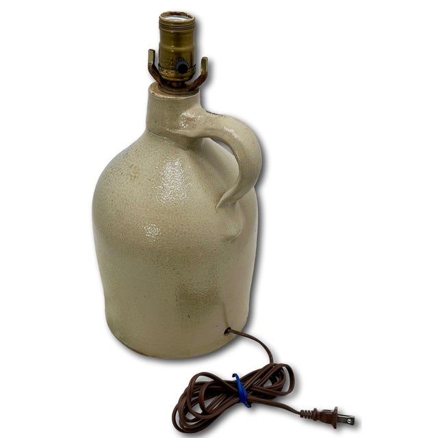 Antique 1870s American Peabody Massachusetts Blue Decorated 1 Gallon Stoneware Jug - Table Lamp Base Conversion For Sale - Image 14 of 18