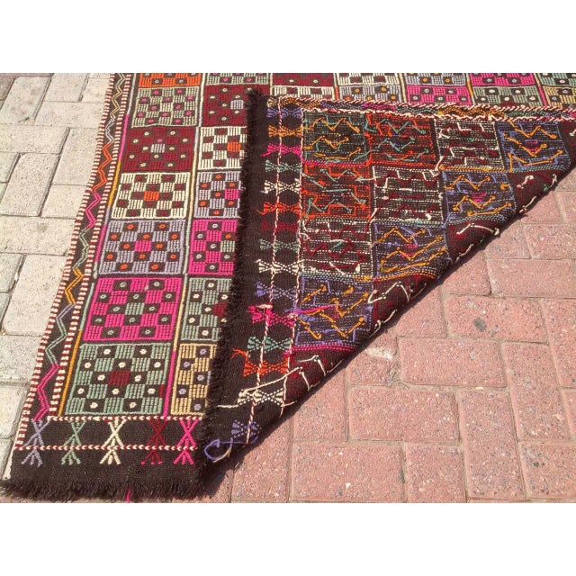 Textile Turkish Vintage Kilim Rug - 4'9" X 6'2" For Sale - Image 7 of 7
