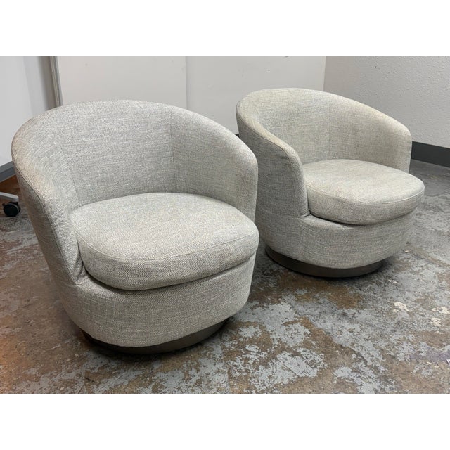 Modern Rodolfo Dordoni for Minotti Jacques Swivel Armchairs, Pair For Sale - Image 3 of 12