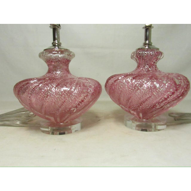 Barovier e Toso 1950s Rose Murano Art Glass Lamps - a Pair For Sale - Image 4 of 13