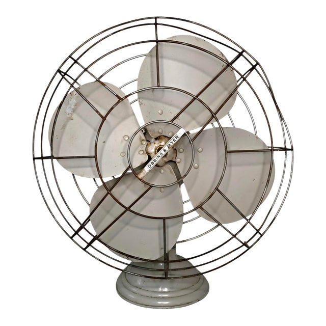 Vintage Robbins & Myers 3-Speed Metal Desk Fan, Brantford Canada, Circa 1950 For Sale