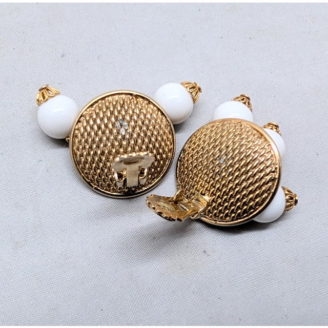 Vintage 1950s Signed Hattie Carnegie Goldtone White Resin Drop Clip Earrings-2 Pieces For Sale - Image 9 of 9