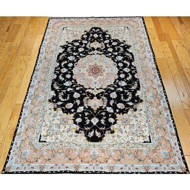 Early 20th Century Persian Tabriz Rug, Handwoven Floral Pattern With Silk Highlights, Black & Ivory, 7’ X 10’ For Sale - Image 5 of 12