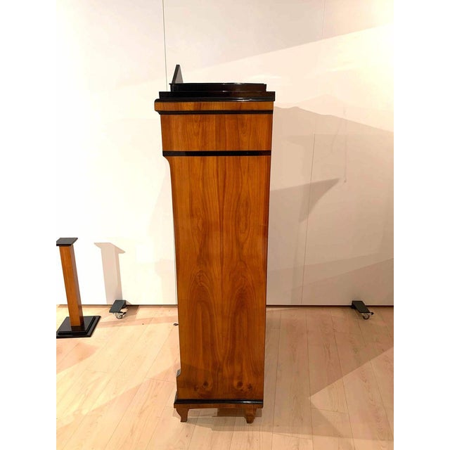 Secretary in Cherry Veneer, South Germany, 1820s For Sale - Image 5 of 18