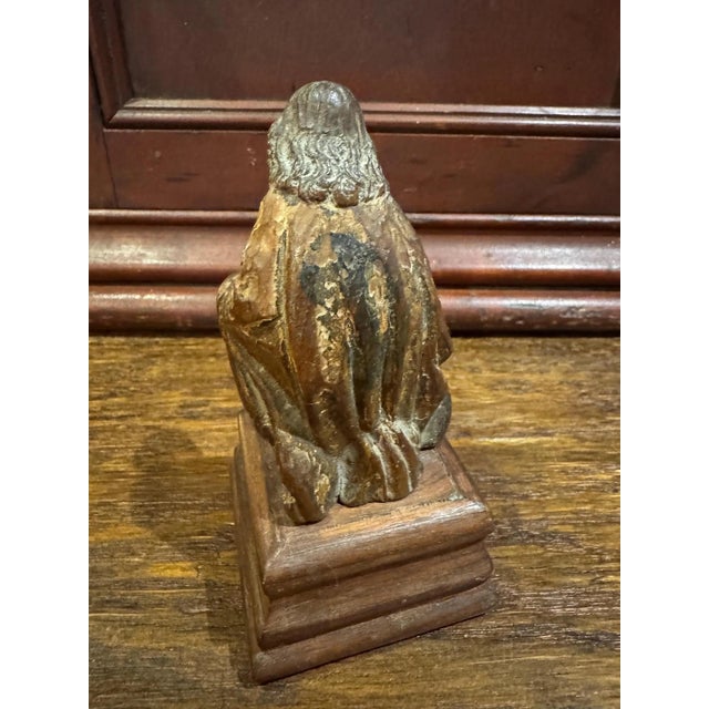 18th Century Polychromed Wooden Praying Santos Sculpture on Stand For Sale - Image 4 of 10