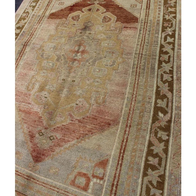 Mid 20th Century Vintage Turkish Oushak With Large Central Medallion in Cream, Yellow, Brown and Red 3'7"x5'8" For Sale - Image 5 of 10