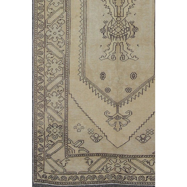 Traditional Vintage Cream and Charcoal Turkish Oushak Rug With Stylized Medallion Design For Sale - Image 3 of 9
