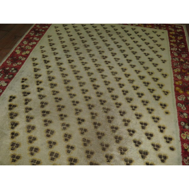 Contemporary Wool Late 19th Century Handmade Ivory Field Red Turkish Ghiordes Scatter Rug For Sale - Image 3 of 6
