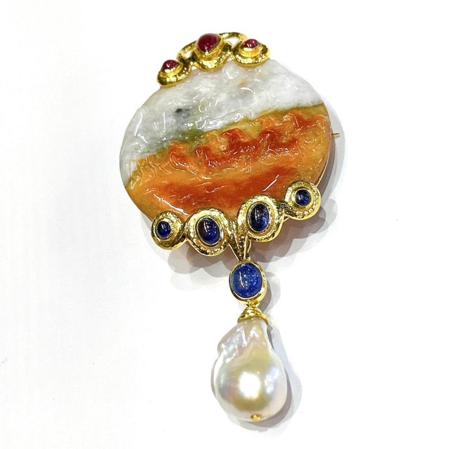 Bochic “Orient” Vintage Jade & Blue Sapphire Brooch, Pendant Set In 18K Gold For Sale - Image 4 of 8