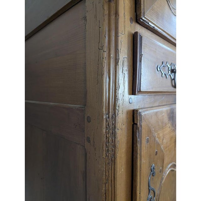 Louis XV Carved and Inlaid Cherrywood Dresser with Star For Sale - Image 3 of 12