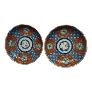 19th Century a Pair of Antique Japanese Imari Porcelain Hand Painted Scalloped Plates Meiji Period