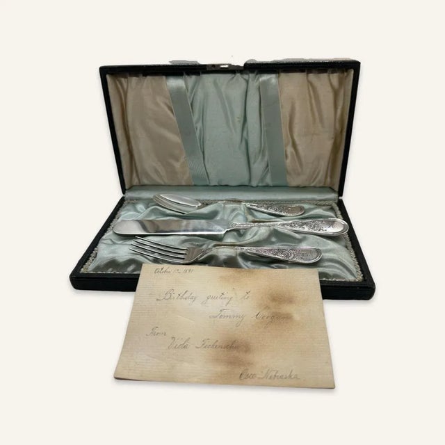 American Late 19th Century Child’s Sterling Silver Place Setting With Scrollwork Decoration- 3 Pieces For Sale - Image 3 of 6