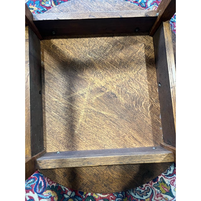 A lovely round English oak barley twist side table with carved detailing on top. Perfect between a pair of chairs or lamp...