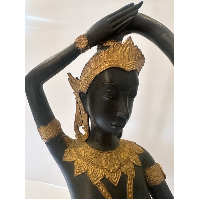 1970s Kneeling Female Sculpture For Sale In Miami - Image 6 of 9