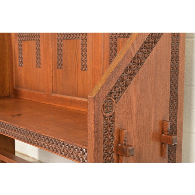 Early 20th Century Frank Lloyd Wright Style Antique Mission Oak Arts & Crafts Pew or Bench, Circa 1900 For Sale - Image 5 of 9