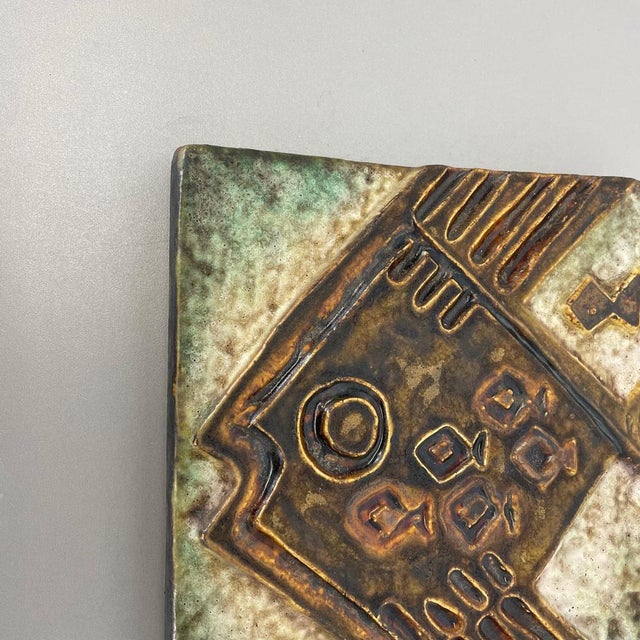 Modernist West German Ceramic Wall Plate attributed to Helmut Schäffenacker, 1960s For Sale - Image 4 of 18